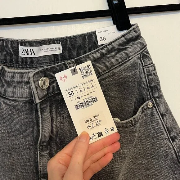 Zara Mom Fit Shorts, Washed Black, Size 4 - Picture 2 of 4